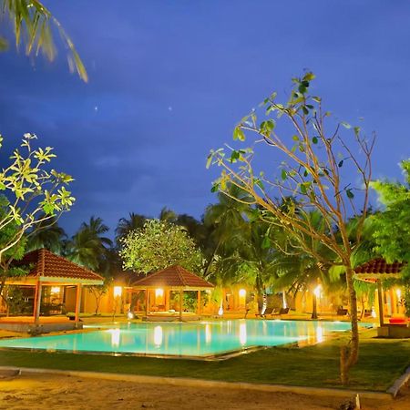 Blue Waves Kite Surfing Beach Resort Калпития Экстерьер фото